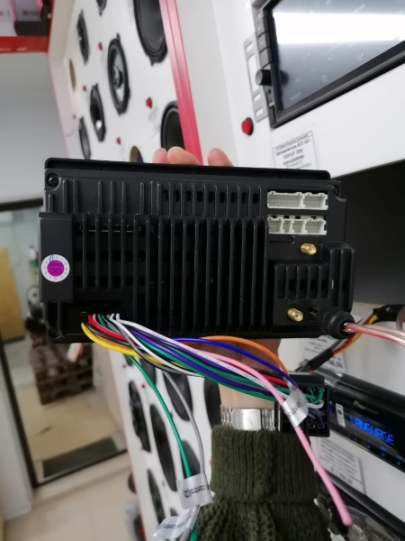 Автомагнитола ACV AD-7220 на Android 9.0 с MirrorLink и 4G LTE Slim body