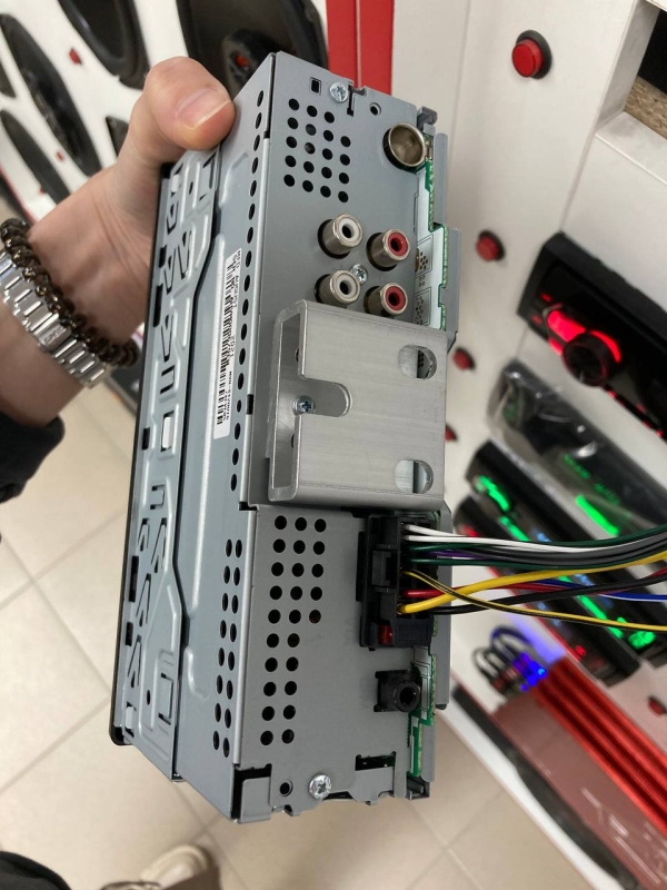 Автомагнитола PIONEER MVH-S120UIG